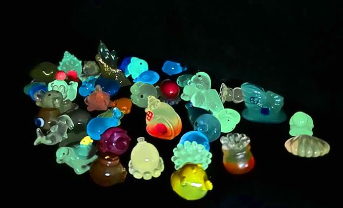Geiomoo Mini Resin Crafts Decors, Mixed Garden Accessories, Miniature Set for DIY Landscape Fish Tank Home (50 Pcs)
