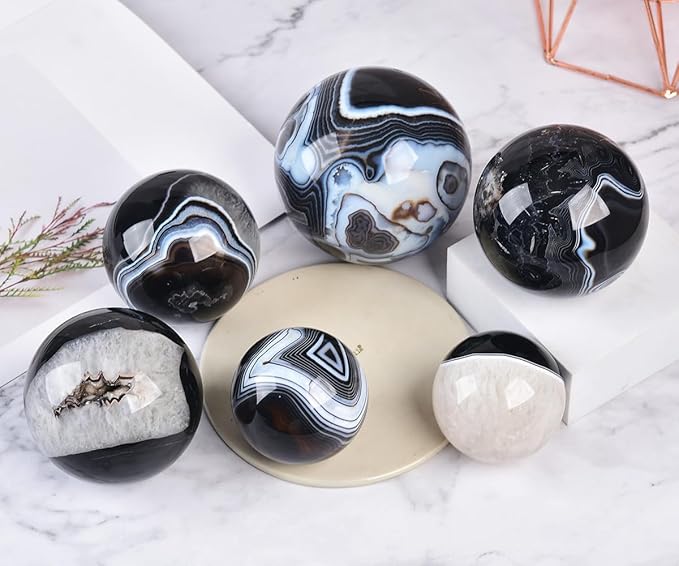 JIC Gem Black Onyx Agate Large Crystal Ball 3.5-4 inch(90-100mm) Round Healing Crystals Decorative Sphere with Wooden Stand Meditation Witchcraft Home Decor