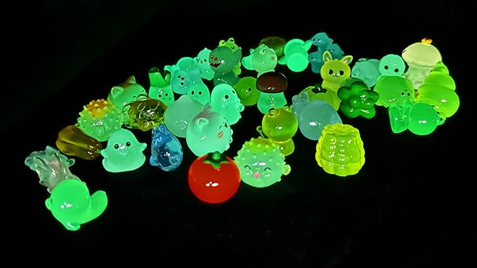Geiomoo Mini Resin Set, Mixed Landscape Accessories, Miniature Fish Tank for DIY Home Garden Crafts Decors (40 Pcs)
