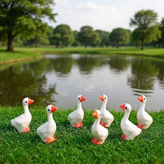 20 Pcs Rubber Goose Decoration, Vintage Style Resin Figurine for Porch, Lawn, Desk Top Ornament, Funny Farm Animal Decor