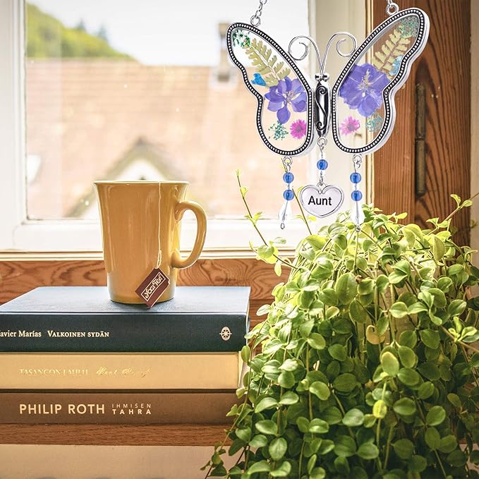 Laraine Butterfly Suncatcher with Pressed Flower Wings Mom Mother's Day Butterfly Glass Wind Chime Ornament Charm with Metal Heart Gifts for Mom Grandma Aunt Birthday (Purple Aunt (with Free Hook))
