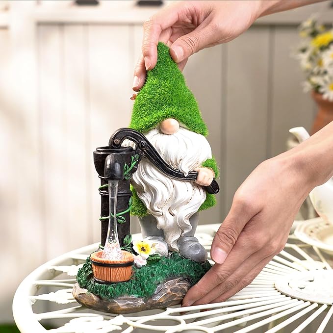 TERESA'S COLLECTIONS Garden Gnomes Decor with Solar Lights, Fathers Gifts, Green Outdoor Resin Decorations for Porch Patio, Gnome Ornaments for Dad and Mom,9"
