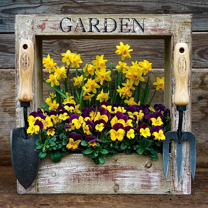 DeWit Small Garden Fork – Compact & Durable Cultivator