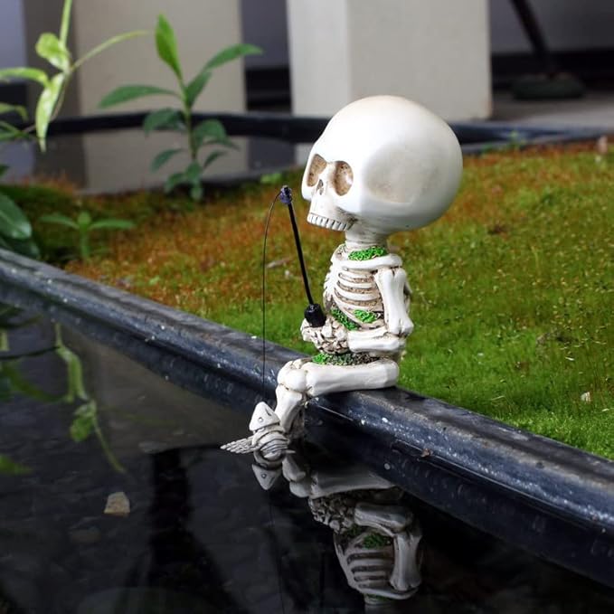 Fishing Skeleton Statue Halloween Decorations, 4.5 Inch Cute Sitting Skull Figurine Shelf Sitter Resin Sculpture for Outdoor Garden Yard Lawn Pond Waterfalls Pool Ornaments