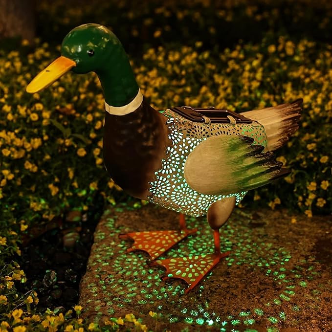 Solar Ducks Outdoor Statue ，Metal Duck Garden Decor ，Lawn Animal Statue Mallard Duck Art ，Gifts for Mallard Duck Lovers