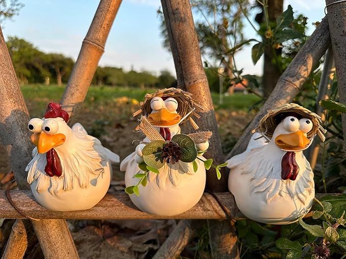 3Pcs Chicken Fence Decor, Funny Farm Sculpture Chicken Decor, Cute Chicken Sculpture, Resin Chicken Figurines, Animal Outdoor Statues for Home Garden Stairs, Farm, Patio, Backyard