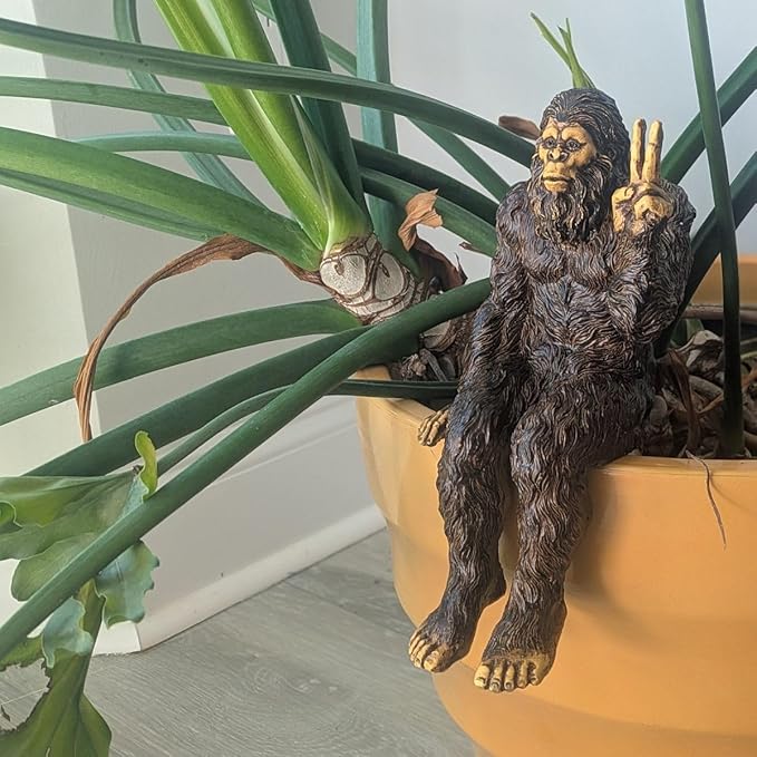 John Bernard & Company Bigfoot Peace Sign Decorative Sasquatch Yeti Statue/Figurine Indoor/Outdoor Sculpture for Patio, Deck, Home, Office 10 in H Shelf Sitter Figurine (Natural)