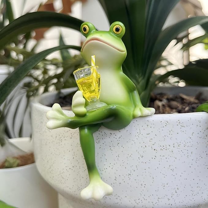 2 PCS Funny Frog Statue Flower Pot Hugger Resin Hanging Frog Figurine Planter Pot Decorations for Home Garden Fence Balcony Patio Lawn Yard Ornaments