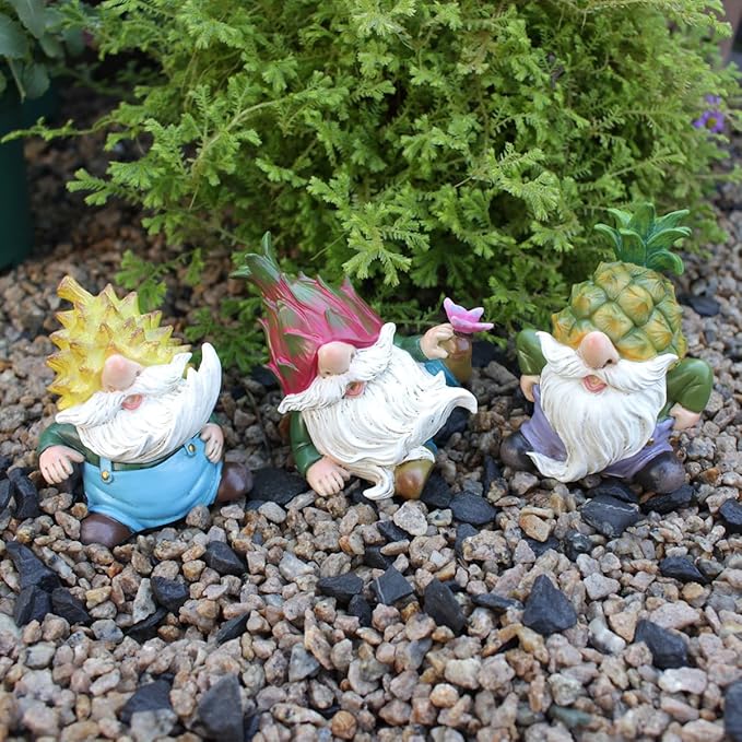 Purple Star Mini Gnome Fairy Garden Gnome Miniature Figurines for Fairy Garden Accessories Outdoor Small Resin Gnomes Statue Decor for Plant Pots Decorations Red