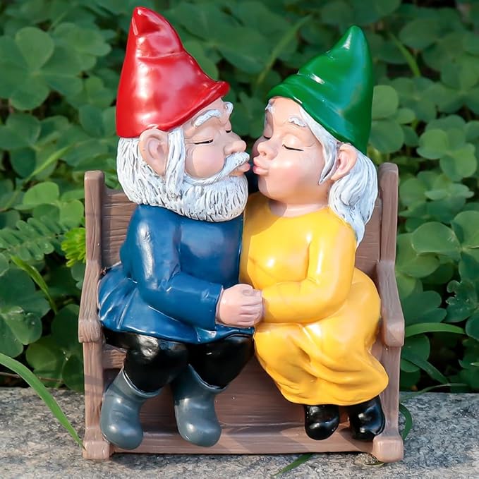 Kiss Garden Gnome Statue Couple in Love Collectible Figurine Mr and Mrs Gnome Sculpture Romantic Gnome Lover Couple Statues Indoor Outdoor Yard Home Décor Mom Dad Friends Gifts