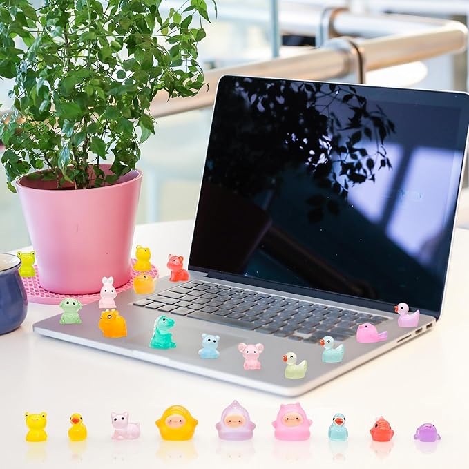 100pcs Luminous Mini Resin Animals Figures, Tiny Resin Animals Bulk, Glow in The Dark, for Miniature Fairy Garden Accessories Micro Landscape Aquarium Potted Decoration