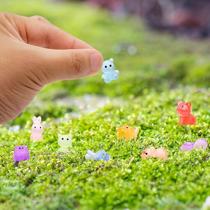 100pcs Luminous Mini Resin Animals Figures, Tiny Resin Animals Bulk, Glow in The Dark, for Miniature Fairy Garden Accessories Micro Landscape Aquarium Potted Decoration