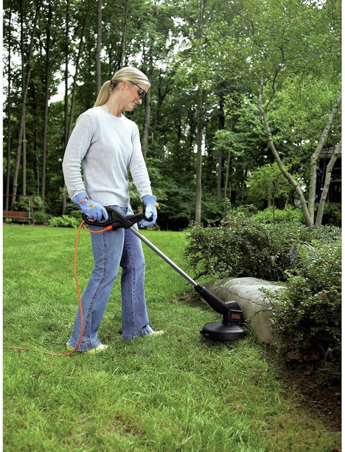 BLACK+DECKER Electric Trimmer/Edger, Corded, 3.5 amp, 12-Inch (ST4500)