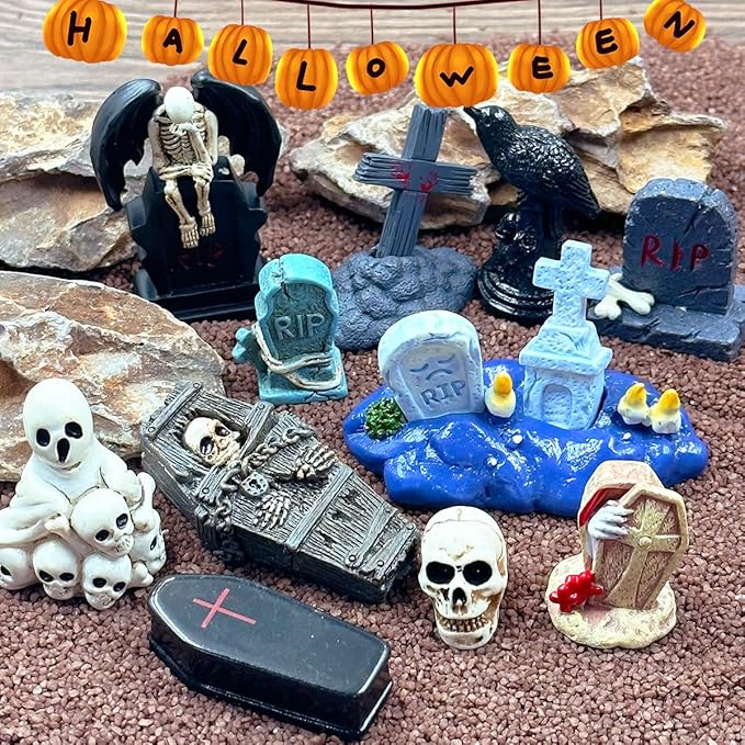 Suartus Halloween Miniature Figurines - 20 Resin Ghost Tombstones Skull Heads Scene Ornaments Halloween Garden Accessories Mini Figurine Decorations for Outdoor Home Village Crafts