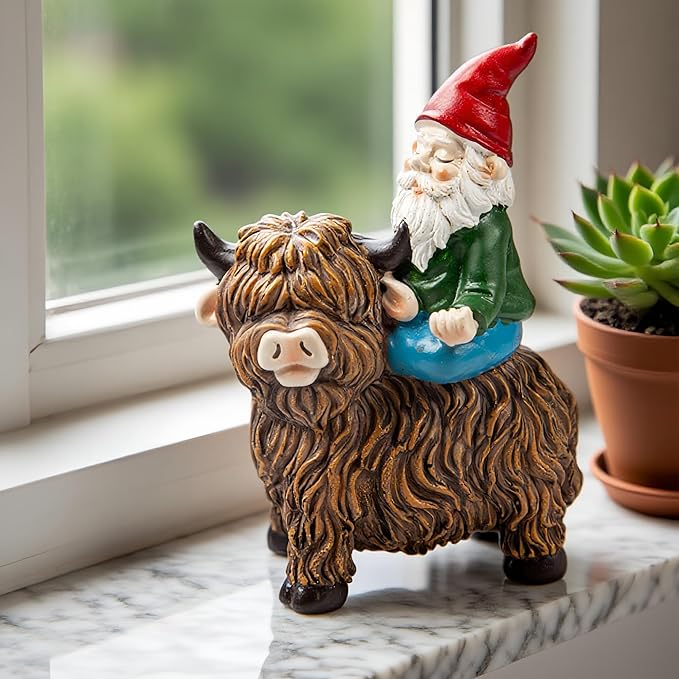 Highland Cow Gnome Garden Decorative Statue Garden Gnomes Decor Outdoor Statues Gnome Suitable for Patio, Back Porch Ornaments, Unique Housewarming, Birthday Gifts for Women, Mom