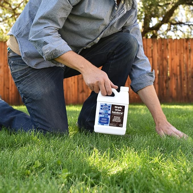 Organic Super Seaweed Humic Acid Blend- Liquid Sea Kelp for Grass and Plants - Soil Hume - Simple Grow Solutions- Natural Lawn & Garden Concentrate- Use with Fertilizer Program (32 Ounce)