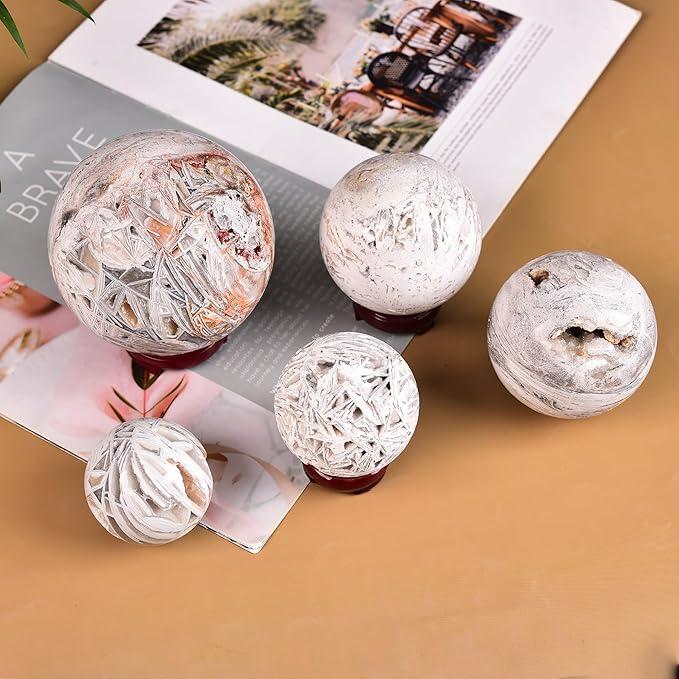 JIC Gem Natural Mexican White Agate Crystal Sphere Crystal Decorative Ball with Wooden Stand Meditation Balls for Witchcraft Reiki Gift 50-60mm