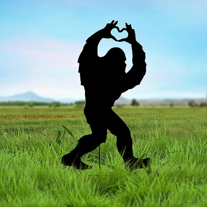 3.3ft Tall Metal Bigfoot Yard Decor Garden Stakes Display, Life Size Bigfoot Sasquatch Outdoor Yard Art Statue for 4th of July Decorations, Paito, Lawn, Black